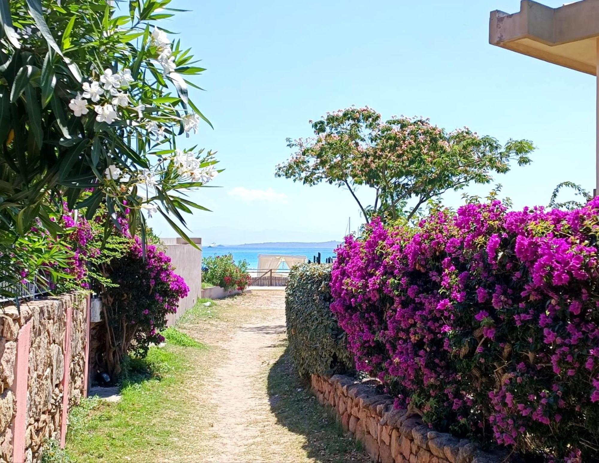 La Smeralda - Boutique Rooms And Breakfast Golfo Aranci Dış mekan fotoğraf