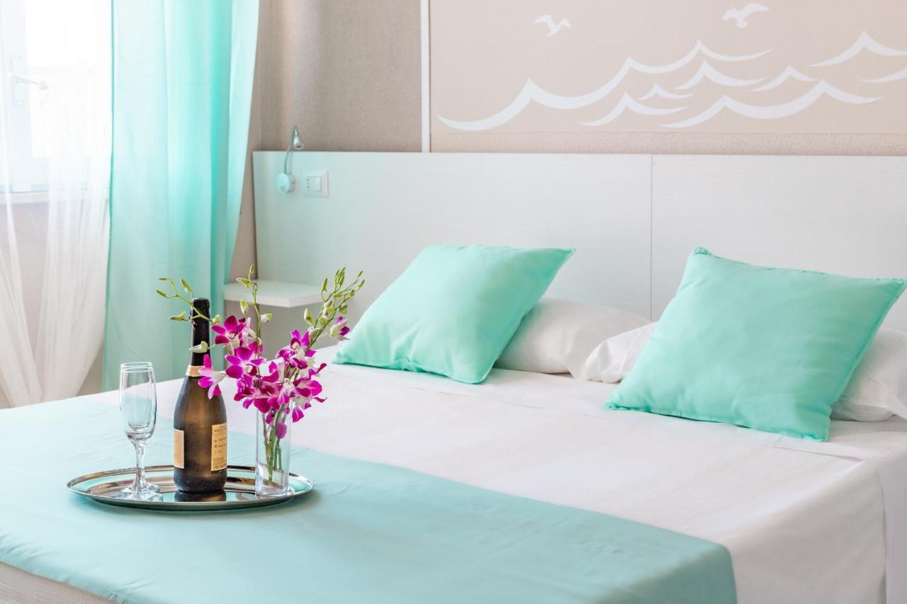 La Smeralda - Boutique Rooms And Breakfast Golfo Aranci Dış mekan fotoğraf